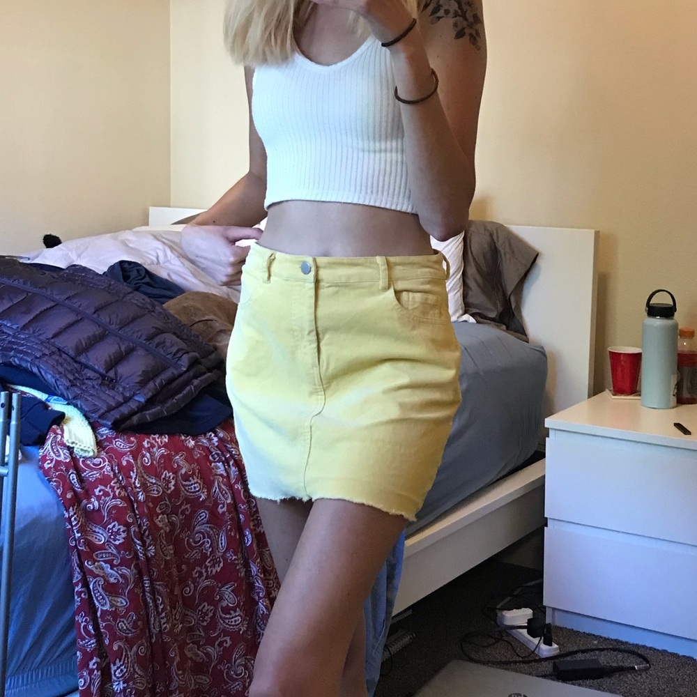 Forever 21 yellow mini skirt